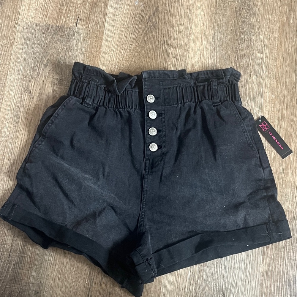 NWT No Boundaries Medium High-Waisted Denim Shorts